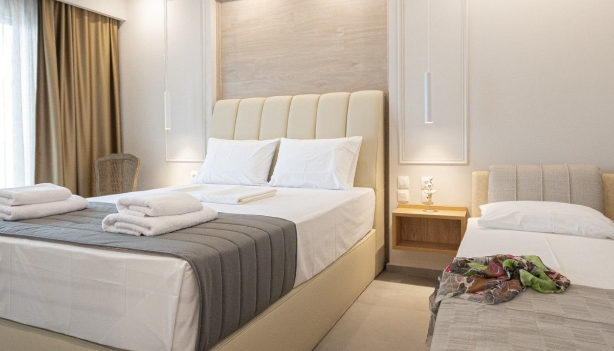 AVRA Superior Suite
