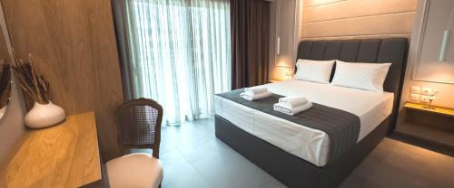 ammos_slider_166