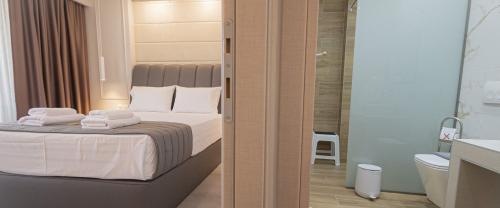ammos_slider_196